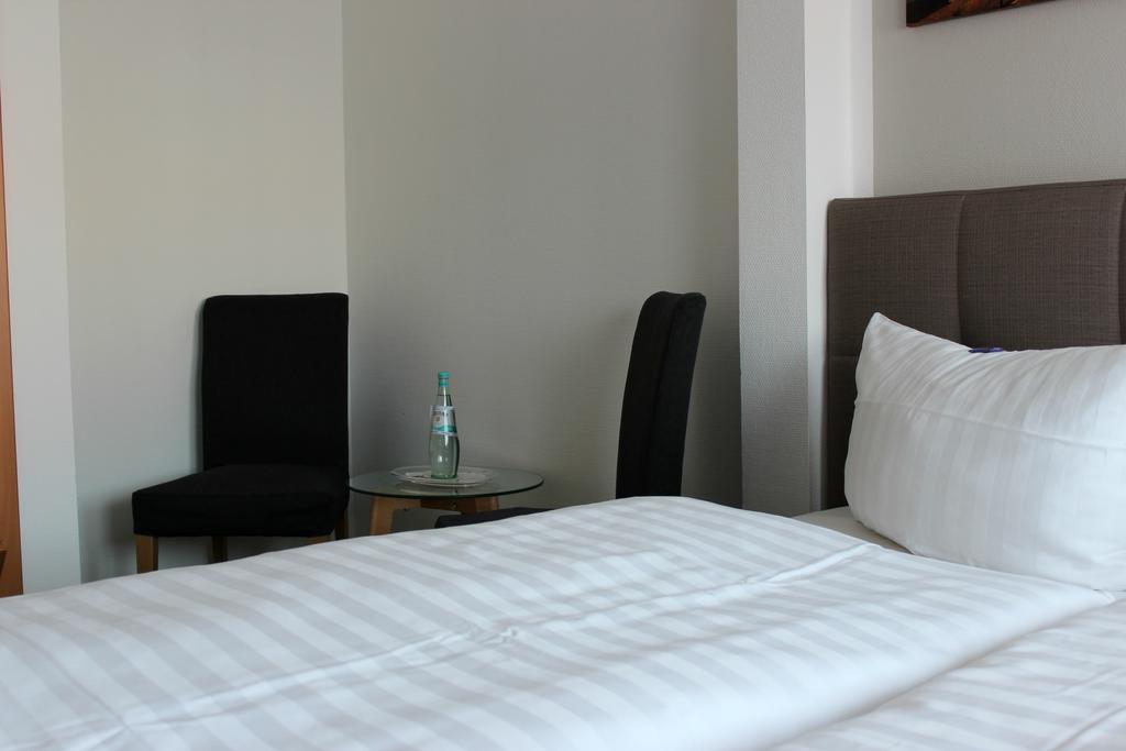 Hotel Und Restaurant "Zur Zwiebel" Peenemunde Zewnętrze zdjęcie