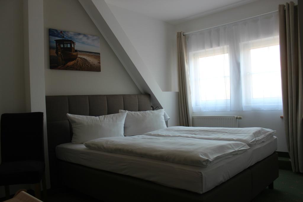 Hotel Und Restaurant "Zur Zwiebel" Peenemunde Zewnętrze zdjęcie