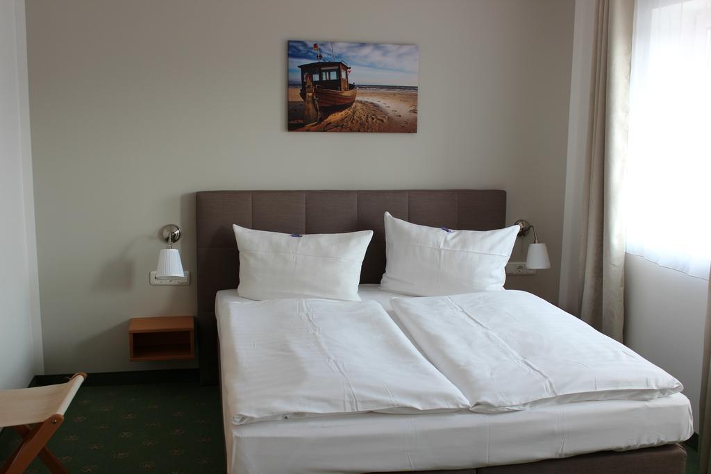 Hotel Und Restaurant "Zur Zwiebel" Peenemunde Zewnętrze zdjęcie