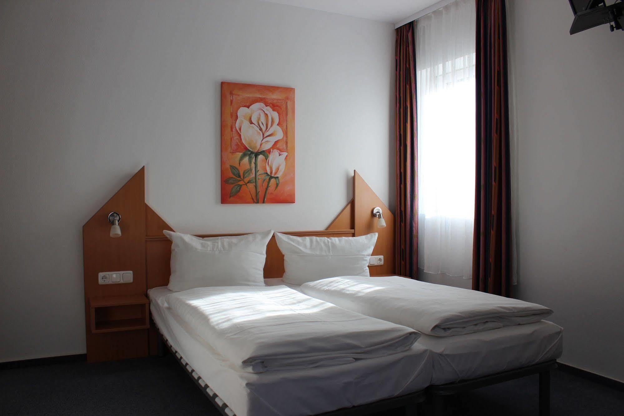 Hotel Und Restaurant "Zur Zwiebel" Peenemunde Zewnętrze zdjęcie